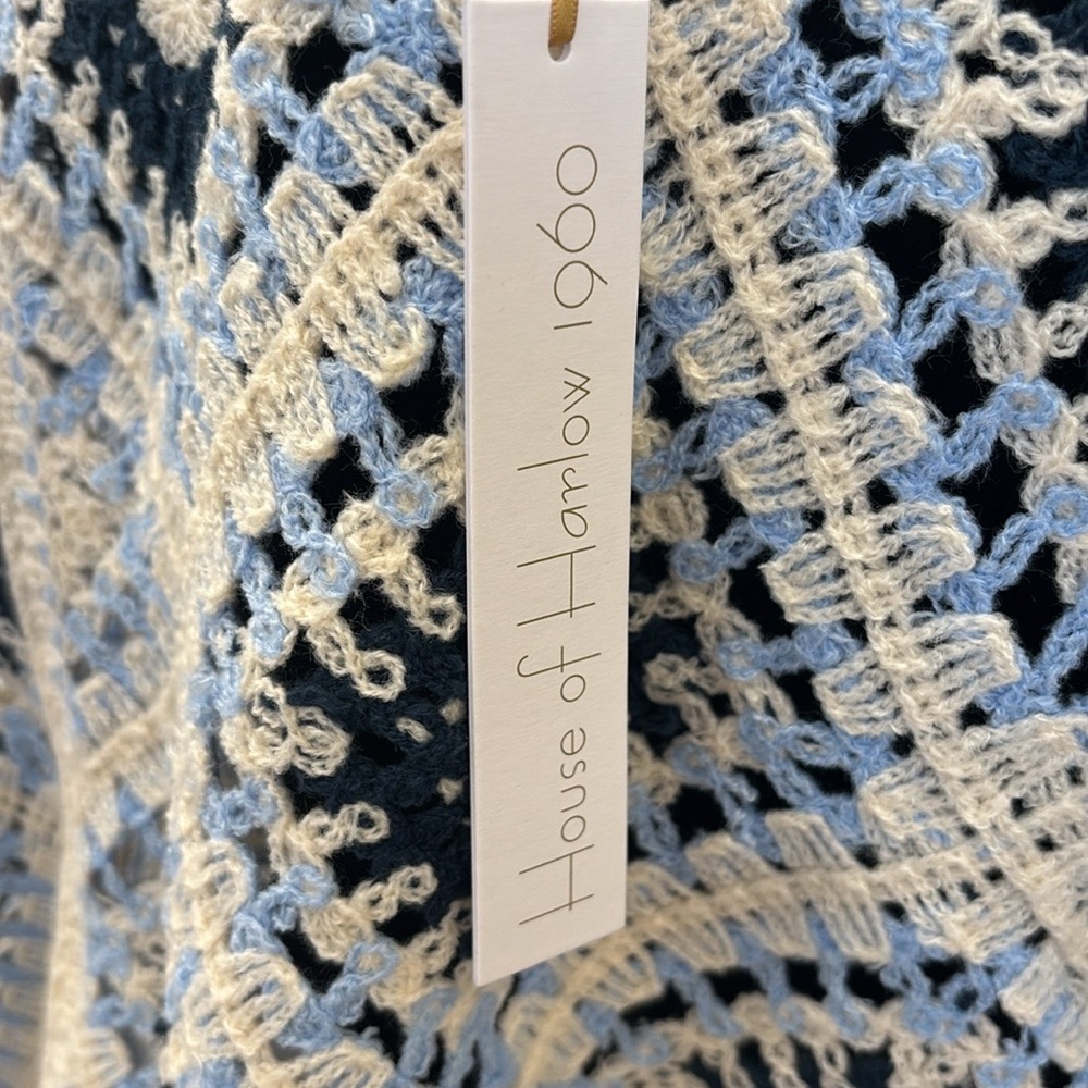 NWT House of Harlow 1960 Cream and Blue Geometric Shrug - OS - Picture 7 of 9